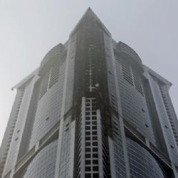 V Dubaji hořel jeden z nejvyšších mrakodrapů světa