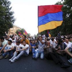 V Jerevanu pokračují přes zásah policie protesty. Proti drahé elektřině