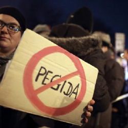 V Mnichově volá 10 tisíc lidí po toleranci, Pegida v menšině