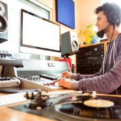 V Norsku skončí vysílání rozhlasu FM – jako v první zemi na světě