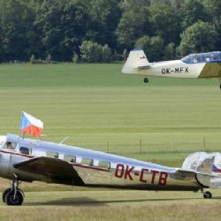 V Točné přistála předválečná Electra, renovované Baťovo letadlo