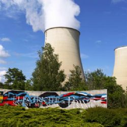 Ve Francii se stávka rozšířila do jaderných elektráren. Valls připustil změnu reformy