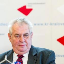 Věkový limit pro velvyslance? Hloupost úředního šimla, soudí Zeman