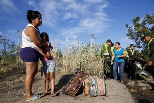 Foto: Venezuela deportovala tisíc Kolumbijců, další prchají v obavách sami