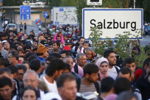 Foto: Vídeň příští týden zahájí kontroly na hranici s Maďarskem. Kvůli migraci