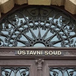 Výpovědi policistů nemají u soudu větší váhu, upozornil Ústavní soud