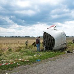 
Vyšetřovatelé tragédie letu MH17 našli v tělech obětí úlomky rakety
