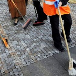 Za veřejnou službu mají nezaměstnaní dostávat peníze navíc