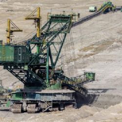 Zdroje vody pro desítky tisíc lidí jsou v ohrožení, Poláci plánují rozšířit důl u českých hranic