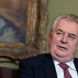 Zeman chce kvůli rudým spodkům odvolat šéfa své ochranky