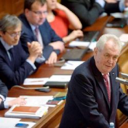 Zeman se dočkal, před poslanci podpořil zákon o prokazování majetku