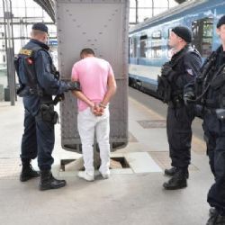 Zpřísněné kontroly vlaků: Policie v Praze zadržela Syřany i Afghánce