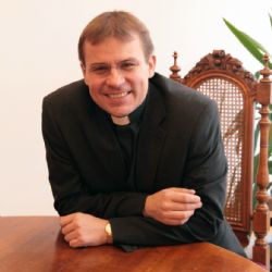 Mons. Tomáš Holub hostem EXCELLENTNÍ ŽENY