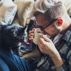 Dělíte se s domácím mazlíčkem o pohovku? Dopřejte jí péči!