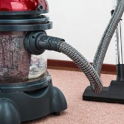 Nabízíme komplexní úklidy, kolaudační úklidy a kvalitní úklidové služby pro firmy i SVJ v celém Plzeňském kraji