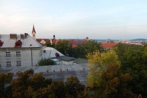Obrázek - Pronájem bytu 2+kk s lodžií a krásným výhledem, Plzeň
