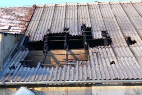 Foto: Na Rokycansku řádí parta podvodníků, nabízejí předražené opravy střech