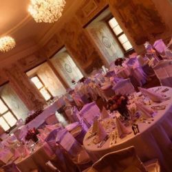 Chcete mít krásnou oslavu a catering na zámku? Vše zařídíme!