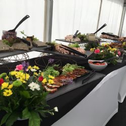 Chcete mít svatební hostinu bez starostí? Zařídíme všechny chody a catering přesně vašich představ!