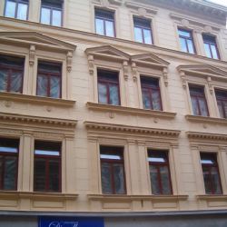 Kde sehnat zkušené truhláře pro rekonstrukci památek?
