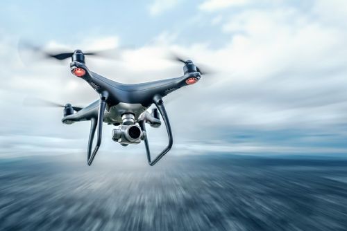 Foto: Z auta v Plzni zmizel dron za sto tisíc