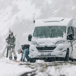 Zažijte nezapomenutelnou svobodu cestování: Půjčte si obytný vůz nebo karavan a vyrazte za dobrodružstvím
