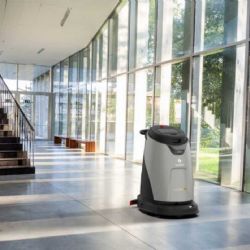 Úklid Presto nasazuje revoluční autonomní stroj Scrubber 50. Čistší podlahy v kancelářích, školách i průmyslu