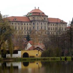 Chotěšov získal církevní majetek 