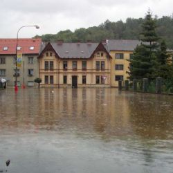 Voda ochromila dopravu 