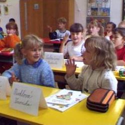 Děti na spoustě škol si užijí delší vánoční prázdniny