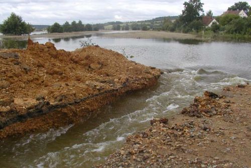 Foto: Povodí dá na opravu koryt řek čtvrt miliardy