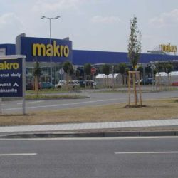 V Plzni se dnes otevírá hypermarket Globus