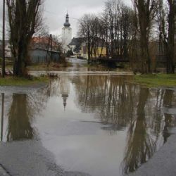 Sníh a led zvedl hladiny řek v kraji