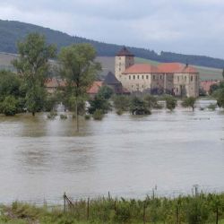 Hráze velkou vodu do domů nepustily