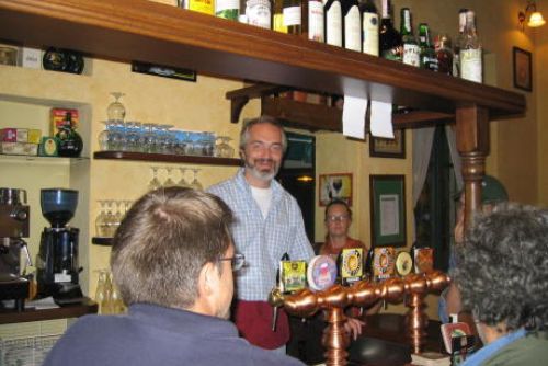 Foto: Češi si vychutnají pivo nejraději v hospůdce