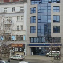 Poplach v bance způsobil kufr