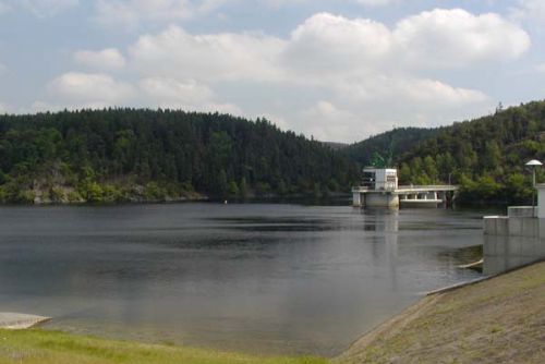Foto: Hladina přehrady Hracholusky je na historicky nejnižší úrovni