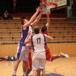Basket Západ zaváhal