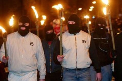 Foto: Člověk v tísni chce také v Plzni upozornit na hrozby neonacismu  