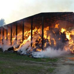 Děti zapálily seník v Lesné, škoda je milion 