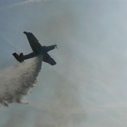 „Hořící les“ u obce Rohozno hasili z letadla