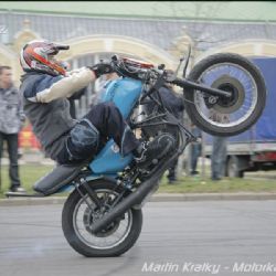 Motorkáři v Plzni jezdí na červenou
