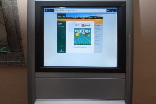 Foto: Na magistrátu Plzně i jinde jsou informační kiosky