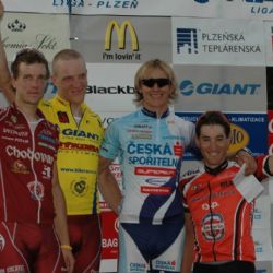 Pavel Zerzan se vklínil mezi silničáře