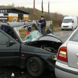 Plzeňská nehoda u autobazaru: Čtyři zranění