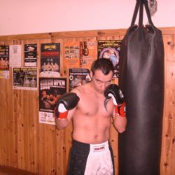 Plzeňský policista Šimek obhájil titul v kickboxu