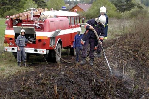 Foto: V Plzeňském kraji hořela dvě pole