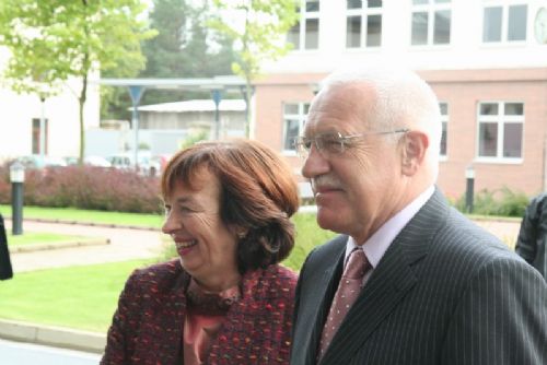 Foto: Prezident Klaus s manželkou zahajují třídenní návštěvu kraje