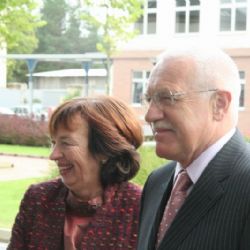 Prezident Klaus s manželkou zahajují třídenní návštěvu kraje