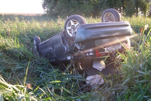 Foto: Řidič utekl od nehody u Skočic bos
